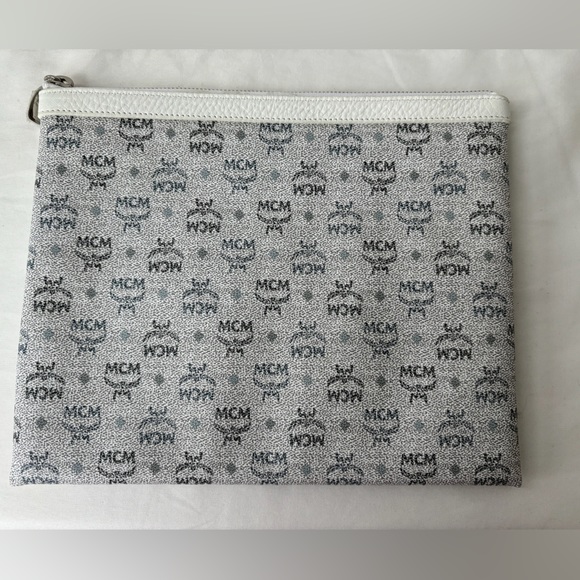 Sale🔥 Authentic MCM Brand New BIG POUCH - Picture 2 of 6